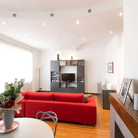 Kasa Di Kappa With An Attic Άλμπα